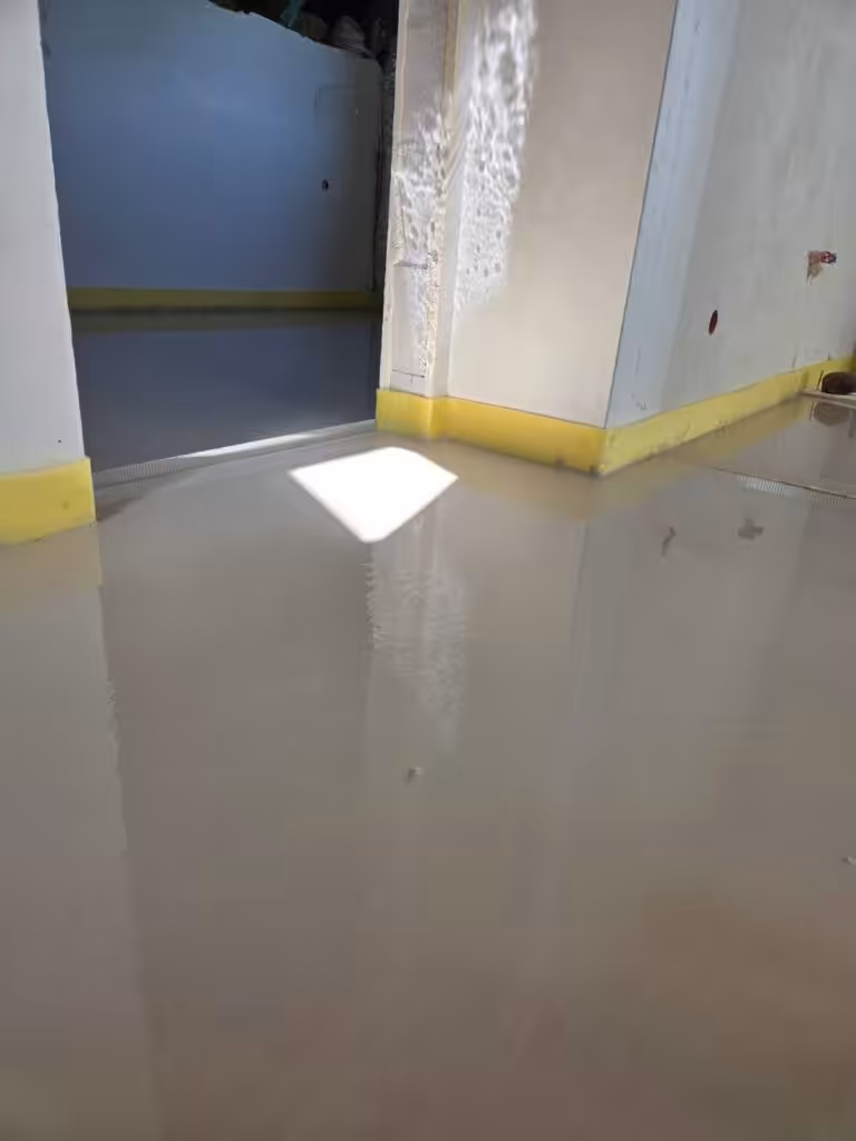 Wylewka anhydrytowa 110 m2 &#8211; Pustelnik — zdjęcie 1